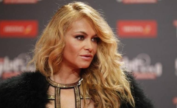 Diario HOY | Paulina Rubio perpetúa su brillo dorado con la llegada de sus 50 años