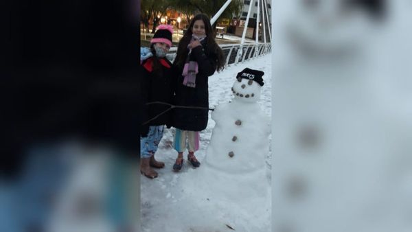 "Armamos muñecos de nieve, fue increíble", cuentan paraguayos en Córdoba