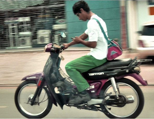 Prohibirán vender combustibles a motociclistas sin cascos
