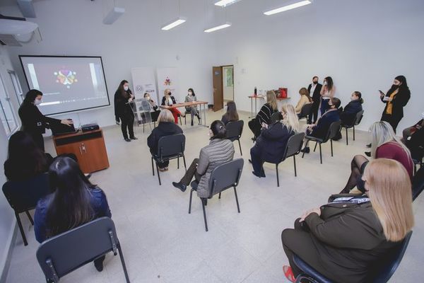 Ciudad Mujer se moderniza, no más viajes o llamadas para obtener una cita - Nacionales - ABC Color