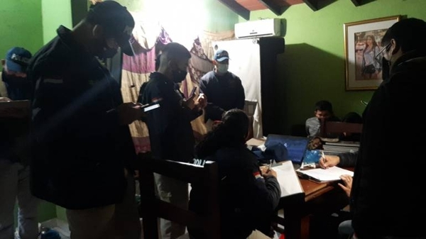 Diario HOY | Operativos simultáneos en busca del asesino de un joven en Villa Elisa