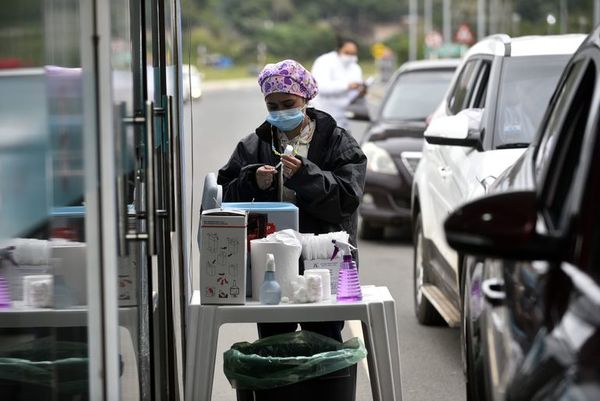 Borba adelanta que se ampliará la franja etaria para la vacunación anticovid - Nacionales - ABC Color