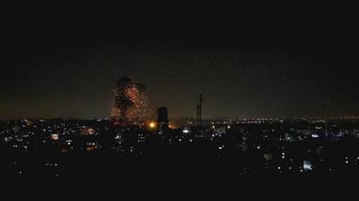 Por segundo día Israel bombardea la Franja de Gaza en respuesta al lanzamiento de globos incendiarios (Video)
