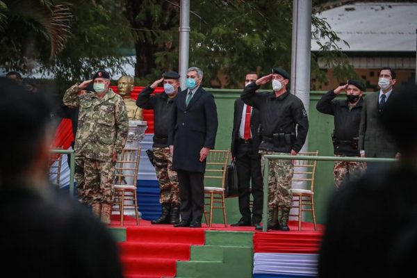 “Marito” participó del acto de aniversario 177 del Regimiento Escolta Presidencial