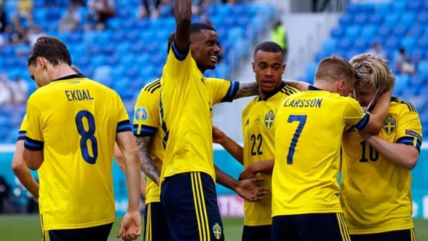 Suecia vence a Eslovaquia y se hace líder del Grupo E
