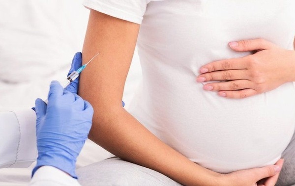 Día E: Cada centro de vacunación contará con obstetra