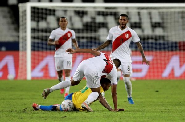 Perú comienza a preparar partido con Colombia marcado por goleada de Brasil - Fútbol Internacional - ABC Color