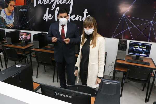 Ministerio de Trabajo inauguró sala de tutoría para generación digital en el SNPP | .::Agencia IP::.