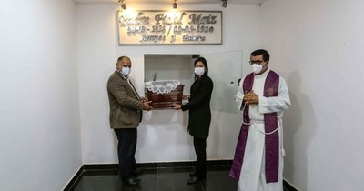 La Nación / Cripta del sacerdote Fidel Maíz fue inaugurada en Arroyos y Esteros