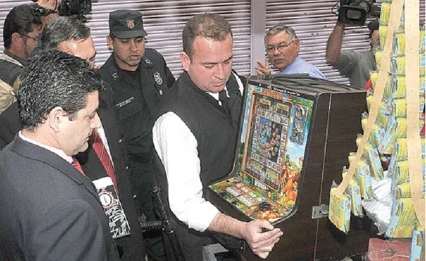 Personal contra Delitos Económicos incautó 20 tragamonedas zona de 4 Mojones y Tacumbú