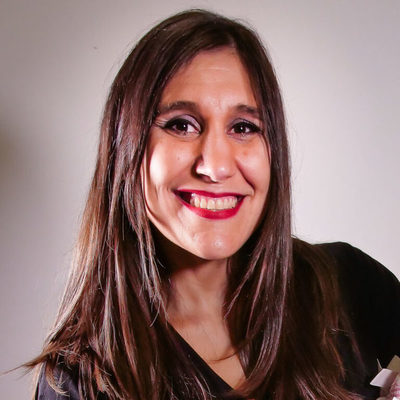 Profesional paraguaya es galardonada por su investigación sobre educación de altas capacidades - MarketData