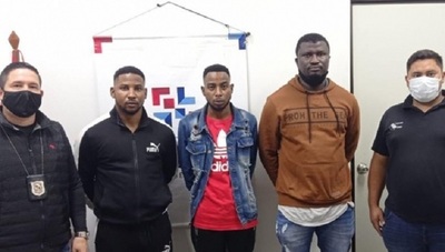 Tres africanos "rebotaron" en Migraciones Paraguay y terminaron en la Federal, de Brasil - ADN Digital