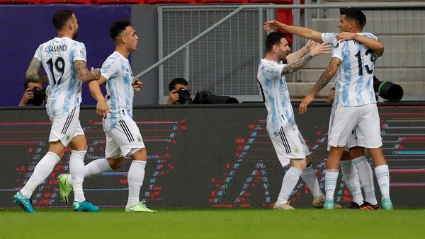 Argentina derrota a Uruguay y lidera el grupo de Paraguay
