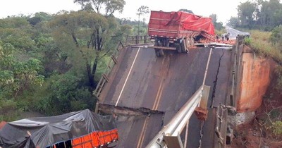 La Nación / Emplazan al MOPC a presentar documento sobre puente caído