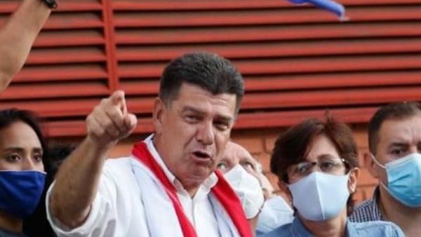 Efraín dice que combatirá la mafia y Salyn que unirá al PLRA