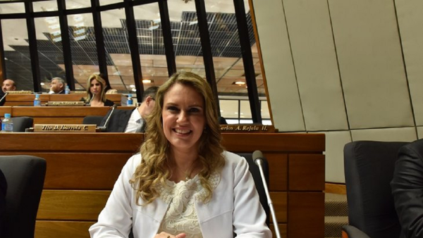 Diputada cuestiona nuevos contratos en EBY en pandemia