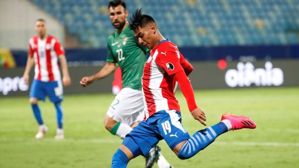 Salida de Arza toma cada vez más fuerza