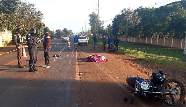 Motociclista muere y su acompañante sufre heridas tras ser embestidos por un automóvil – Diario TNPRESS