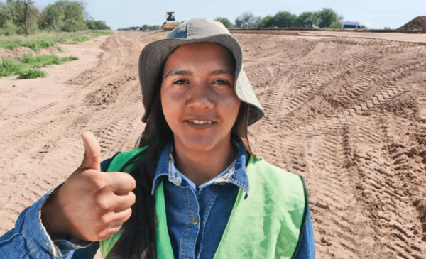 UNA MUJER ES CAPATAZ DE OBRA POR PRIMERA VEZ EN LA HISTORIA RUTERA DEL PAÍS