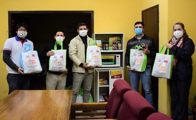 GESTO DE GRATITUD HACIA EL PERSONAL DE BLANCO DEL HOSPITAL RESPIRATORIO IPS Y HOSPITAL REGIONAL
