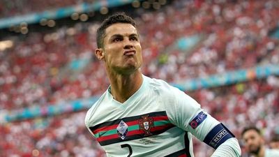 Cristiano Ronaldo y su corte ante una Alemania en apuros