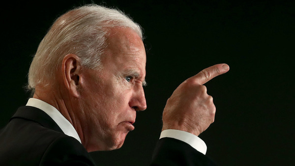 Neomacartismo: Biden pide que los ciudadanos denuncien a los familiares que perciban como «supremacistas blancos»