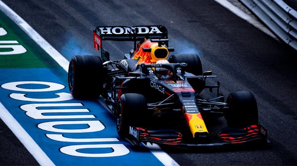 Verstappen sella la pole en Francia con Hamilton P2