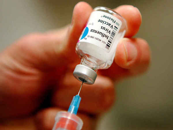 Vacunas vaxxinity se habilitarían “a más tardar el 15 de julio”, según ministro Borba