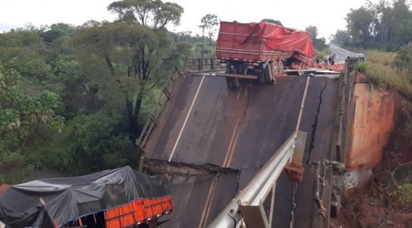 Tacuatí: MOPC inició trabajos en la zona tras derrumbe del puente