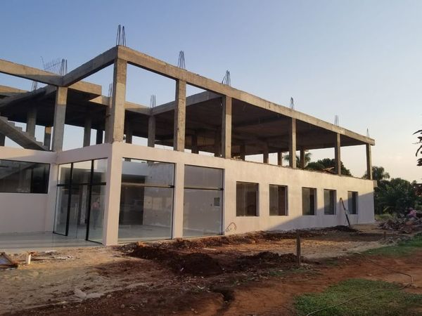 Cuestionan mala calidad de obra de la Gobernación del Alto Paraná ejecutada en Santa Rosa del Monday - ABC en el Este - ABC Color