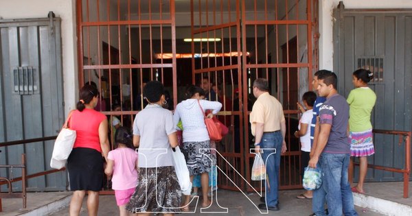 La Nación / Privado de libertad, pero no de la crianza de su hija