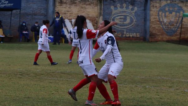 Cerro triunfa y sigue en la cima