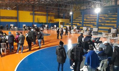 Los liberales votan en tres locales en Presidente Franco