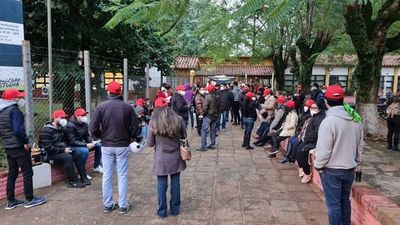 Sin incidentes comienza el sufragio de colorados en Villarrica - Nacionales - ABC Color