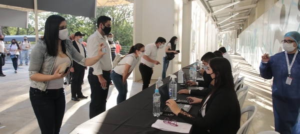 Se dieron los primeros incidentes en los locales de votación