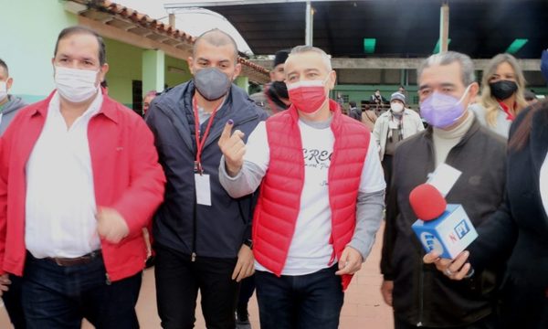Dani Centurión entintó el dedo y anunció “fuerte lucha contra corrupción municipal”