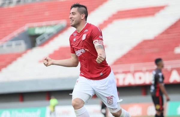 Crónica / Olimpia está detrás de un Digno delantero goleador