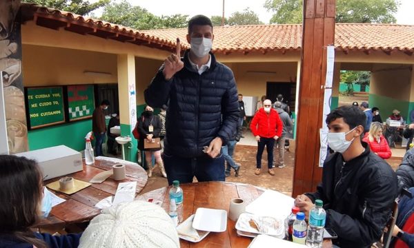 Esteban Wiens ya votó