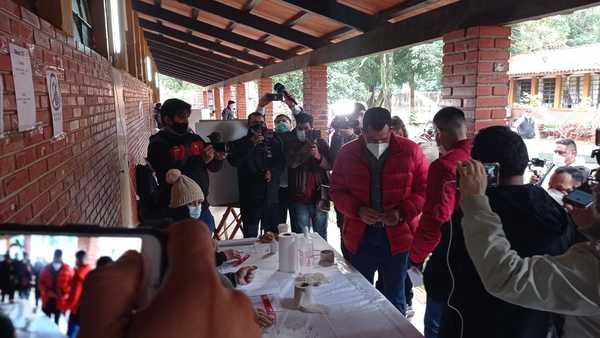 Ulises Quintana y Esteban Wiens ya depositaron su voto - La Clave
