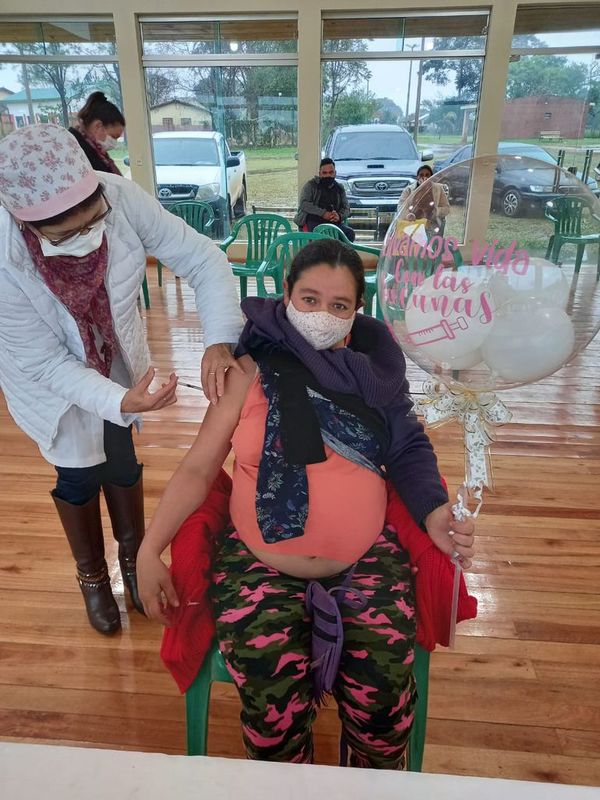 Gran asistencia de embarazas a vacunatorios en Itapúa - Nacionales - ABC Color