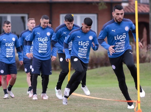 La Albirroja está lista para enfrentar a Argentina - APF