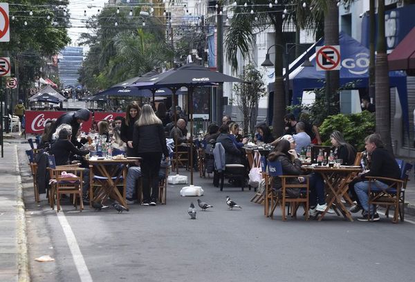 En locales gastronómicos celebran el Día del Padre al aire libre - Nacionales - ABC Color