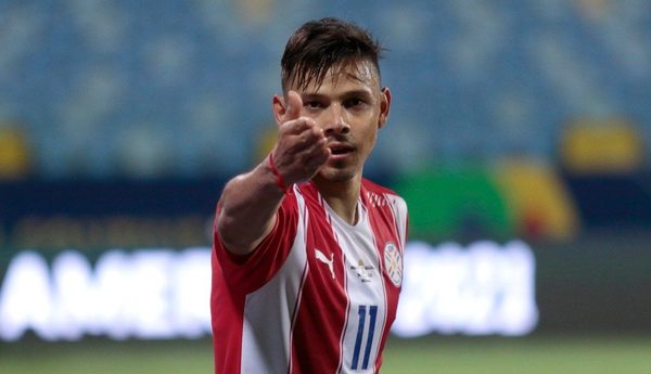 Ángel Romero; uno de los goleadores de la Copa América junto a Neymar