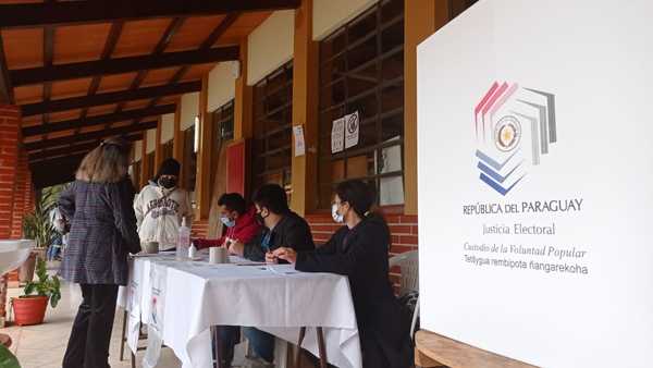 Colegios electorales del Partido Colorado cierran a las 17:00 - La Clave