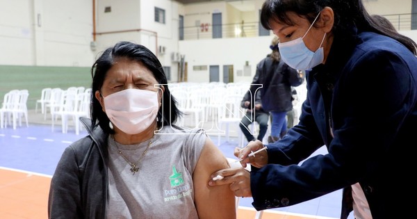 La Nación / Concluyó por hoy jornada de vacunación y habilitan mañana la franja de 52 años