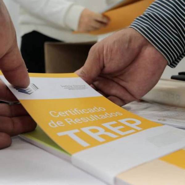 ESCRUTINIO DE VOTOS SE DESARROLLA EN TODO EL PAÍS