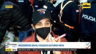 Reportan incidentes entre colorados por reclamos de irregularidades en Colegio Saturio Ríos  - Nacionales - ABC Color