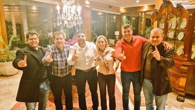 "Nenecho" se reunió con Horacio Cartes tras su triunfo