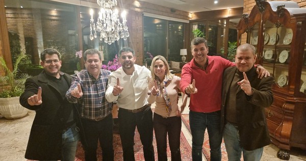 La Nación / Honor Colorado festeja victoria en Asunción