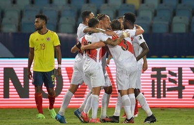 Perú se lava la cara y consigue un triunfazo ante Colombia